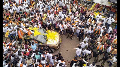 jarange is ready for talks but says cms 1 day permit for stir an insult to marathas