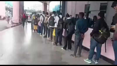 bengalurus entry points choke as migrant population returns from holidays