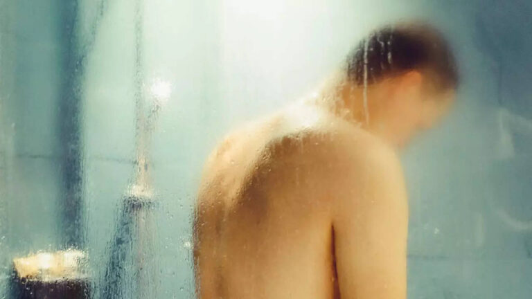 Should men stop taking hot showers? The “Cold” link between infertility and heart health