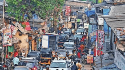andheri e crumbles as complaints gounheard since 2022 leadership vacuum