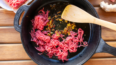 cast iron vs non stick vs stainless steel which one is healthiest to cook