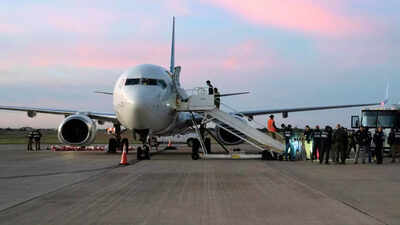 deportation airlines dhs signs 140 million deal to buy six boeing 737 jets