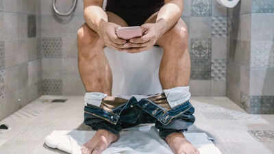 harvard doctor issues warning taking your phone to the toilet could be triggering hemorrhoids