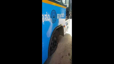 new bus stops on bengaluru metros yellow line