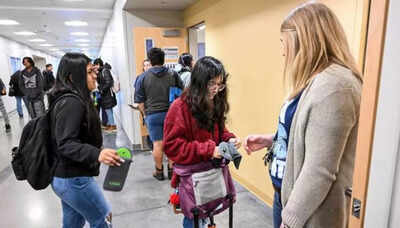 new york citys ban on smartphones in schools