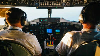 pilot spots mysterious object hovering beside jet air traffic control responds good luck with the aliens
