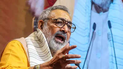 giriraj singh called rahul gandhi master of thethrology