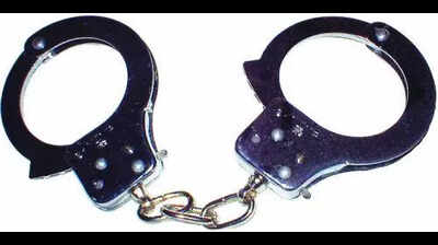 mumbai man arrested for blackmailing and extorting money from traders in malad